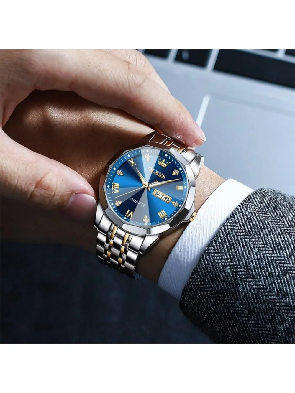 Men's Silver And Blue Diamond Stainless Steel Analog Quartz Waterproof Watch